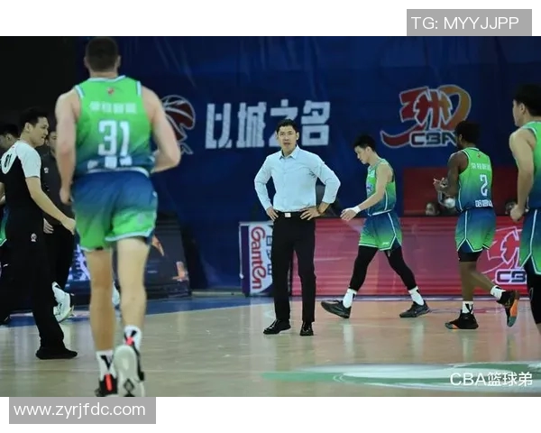 张庆鹏:从篮球场上的传奇到生活中的奋斗者,追寻梦想的脚步不停歇 张庆鹏:从篮球场上的传奇到生活中的奋斗者,追寻梦想的脚步不停歇