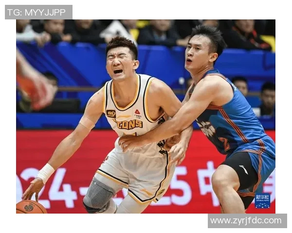 孙铭徽的篮球之路:从青涩少年到国家队核心的成长历程 孙铭徽的篮球之路:从青涩少年到国家队核心的成长历程